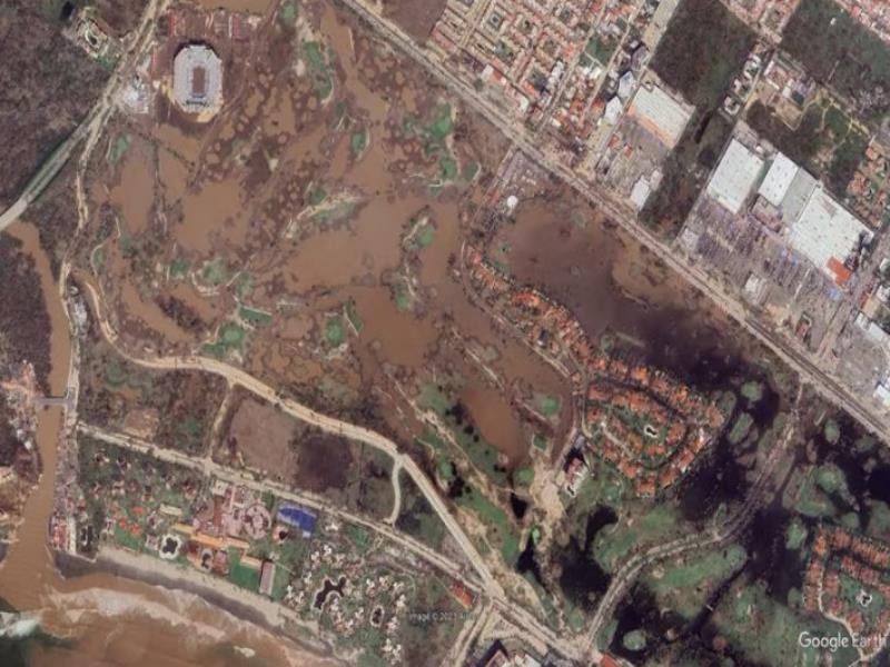 Así se observa desde imágenes satelitales las afectaciones del huracán 'Otis' en Acapulco, Guerrero. (Foto: Google Earth)