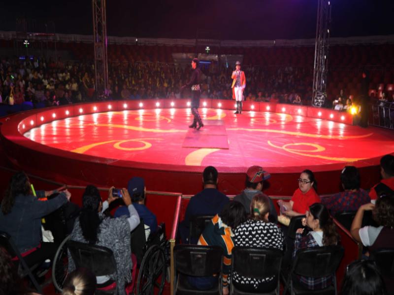 Asistieron 700 menores a la función de circo