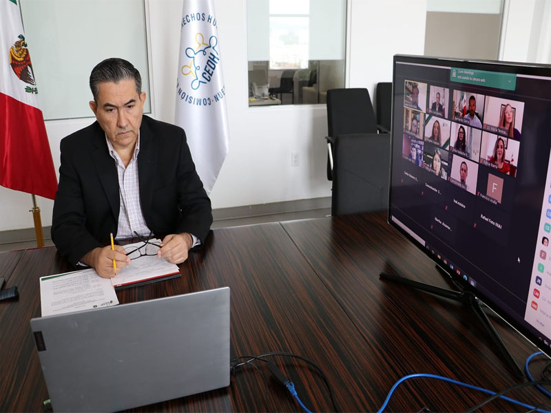 El presidente interino de la CEDHNL, Luis González González, mencionó que es responsabilidad de los Estados participar en la incorporación al dominio público de la información gubernamental que sea de interés público, y coadyuvar para que sea un acceso fácil, rápido, efectivo y práctico a esa información El presidente interino de la CEDHNL, Luis González González, mencionó que es responsabilidad de los Estados participar en la incorporación al dominio público de la información gubernamental que sea de interés público, y coadyuvar para que sea un acceso fácil, rápido, efectivo y práctico a esa información
