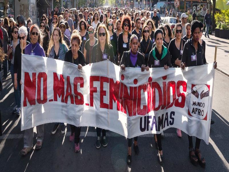 ONU Mujeres//Sahand Minae. Manifestación en Uruguay para poner fin a la violencia contra las mujeres. ONU Mujeres//Sahand Minae. Manifestación en Uruguay para poner fin a la violencia contra las mujeres.