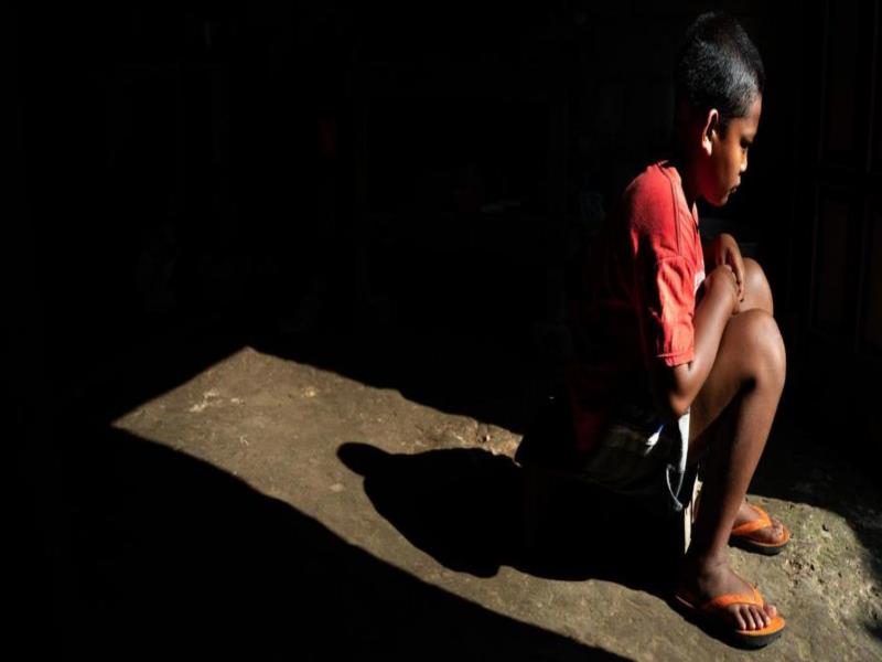 UNICEF/Fauzan Ijazah. Las mujeres y los jóvenes son los más afectados por los problemas de salud mental. UNICEF/Fauzan Ijazah. Las mujeres y los jóvenes son los más afectados por los problemas de salud mental.