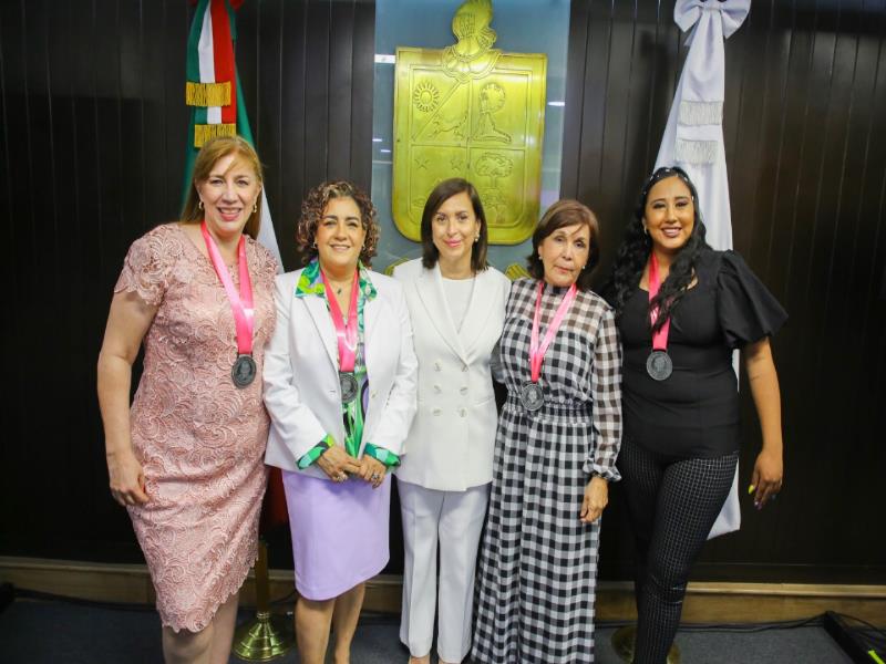 Reciben la Presea María Elena Chapa edición 2022 