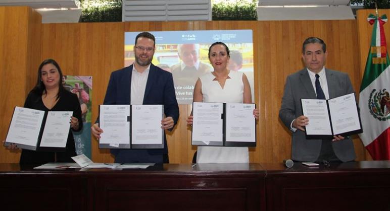 La firma del convenio fue realizada por la presidenta de la CEDH, Sofía Velasco Becerra y por el presidente del CONARTE, Ricardo Marcos González