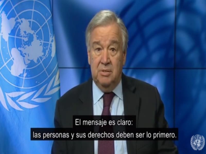 Mirar a través del prisma de los derechos humanos hace que todos cuenten y garantiza que nadie se quede atrás Mirar a través del prisma de los derechos humanos hace que todos cuenten y garantiza que nadie se quede atrás